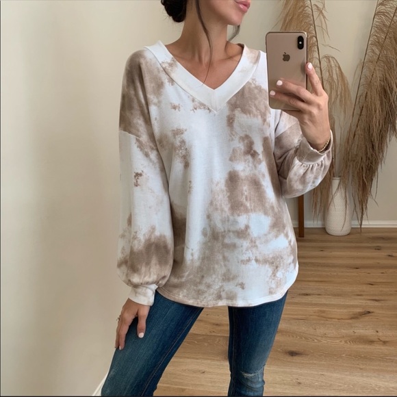 🆕🔄 Reposh Out & About Tie Dye Pullover Top - Picture 2 of 7